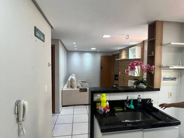 #06 - Apartamento para Venda em Feira de Santana - BA