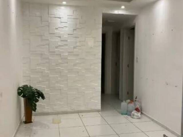 #024 - Apartamento para Venda em Feira de Santana - BA