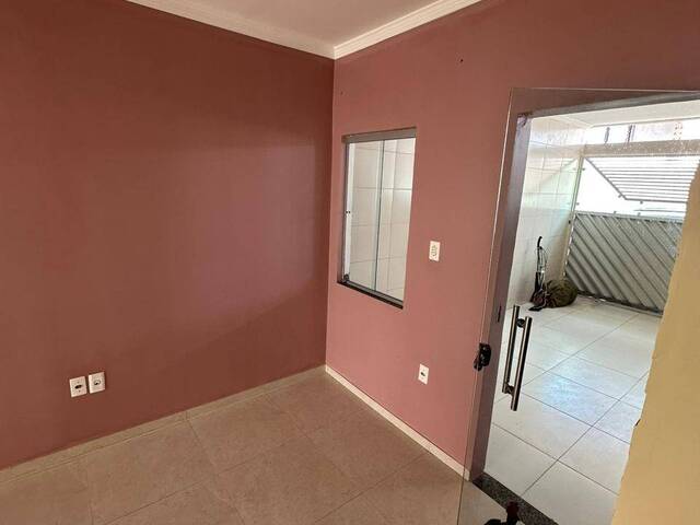 #027 - Casa para Venda em Feira de Santana - BA
