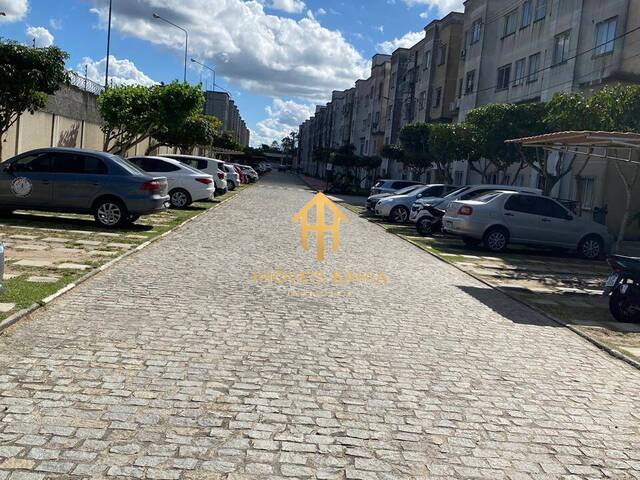 #62 - Apartamento para Venda em Feira de Santana - BA
