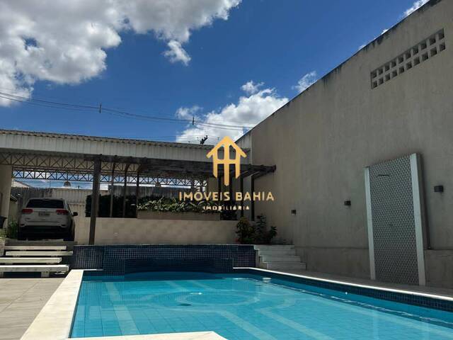 Casa para Venda em Feira de Santana - 2