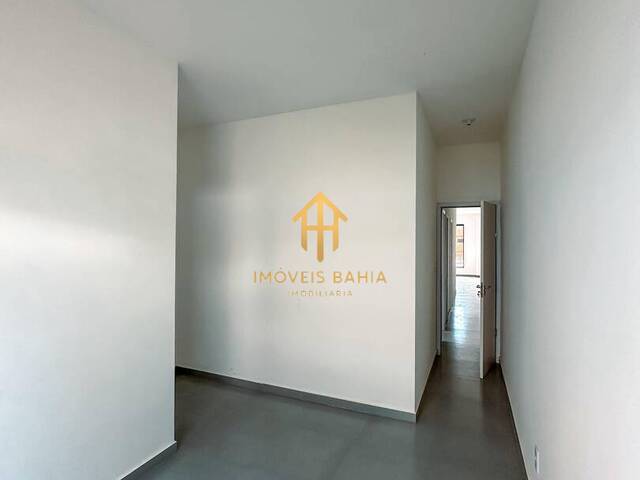 Casa para Venda em Feira de Santana - 2