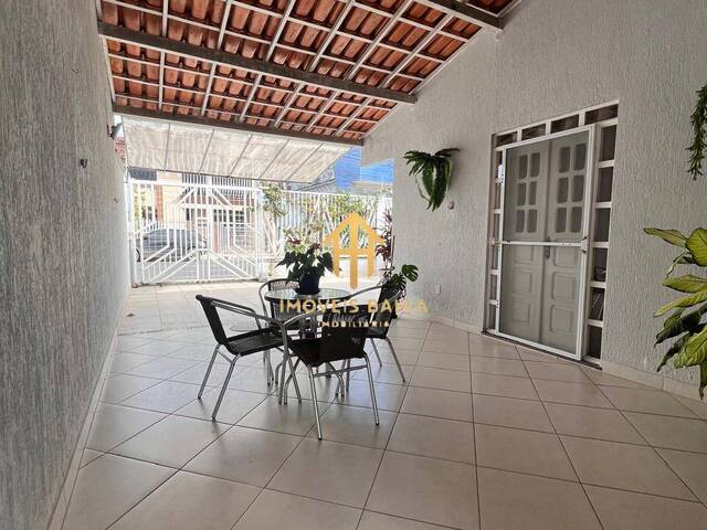 Casa para Venda em Feira de Santana - 2
